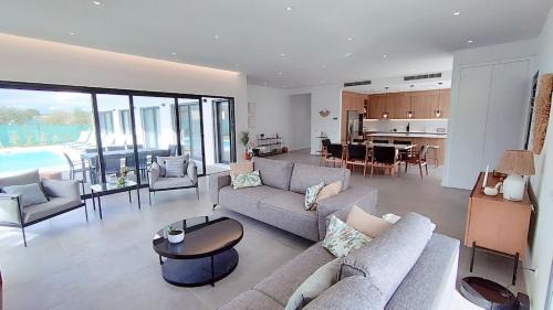 Vilamoura Villa | Valverde 3 Villa, Vilamoura, Algarve, only 5 minutes from Marina, Golf and Beach
