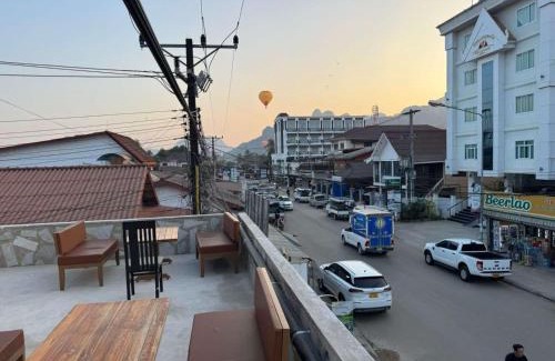 Vang Vieng Hotel | Vang Vieng Rivercube Hotel