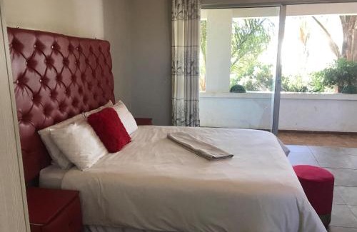 Greater Johannesburg Metropolitan Area House | Vardos Lifestyle Guest House