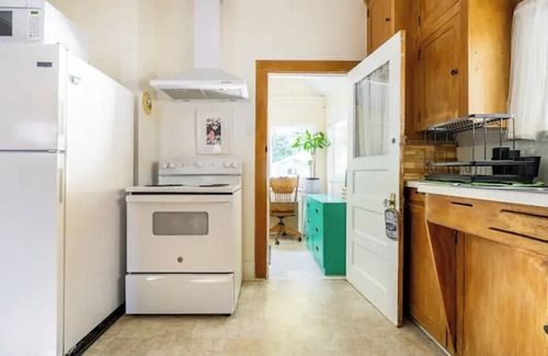 Vashon Island House | Vashon view home, pets ok, 5 min walk beach/coffee