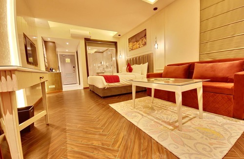 The Mall Road Hotel | Vaydantaa - Luxury Boutique Resort Mussoorie