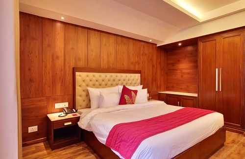 The Mall Road Hotel | Vaydantaa - Luxury Boutique Resort Mussoorie