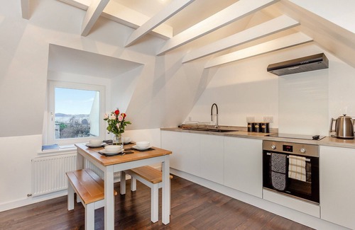 Ardersier Cottage | Vectis Cottage is located in the village of Ardersier with amazing views over the sea.