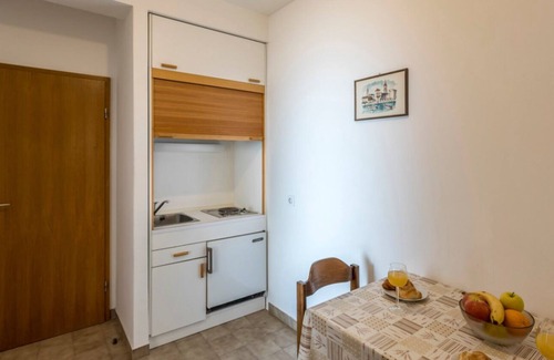 Baska Voda Apartment | Vedra- Free Parking and Close to the Beach - A1