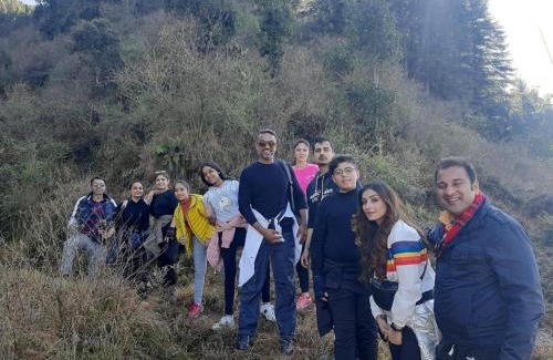 Suwakholi Villa | VEENU'S COTTAGE-views heater bonfire barbeque wifi MUSSOORIE