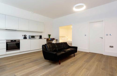 South Hampstead Apartment | Veeve - Contemporary in Swiss Cottage