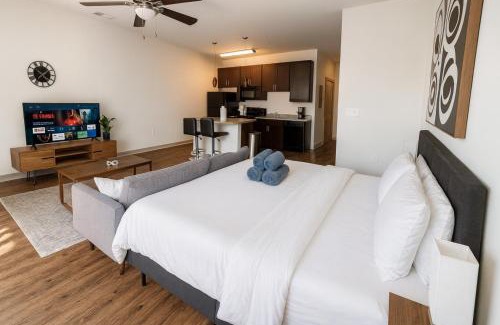 Five Points South Apartment | Velvet King Studio Urban Escape A21