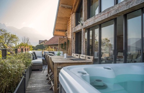 Saint-Jorioz Ski Chalet | Venez Chez Vous Luxueux chalet avec vue imprenable
