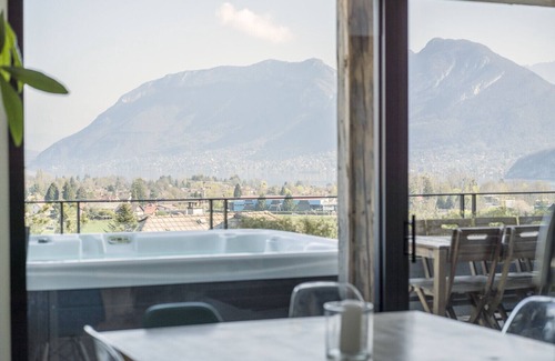 Saint-Jorioz Ski Chalet | Venez Chez Vous Luxueux chalet avec vue imprenable