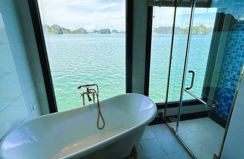 Ha Long Boat Rental | Verdure Lotus Luxury Cruise on Lan Ha Bay