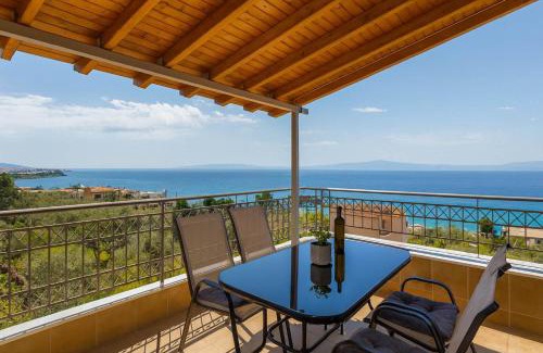 Paralia Vergas Apartment | Verga Beachside Getaway with Panoramic Seaviews