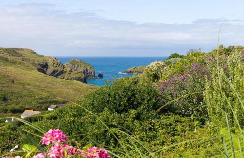 Mullion Apartment | Verity