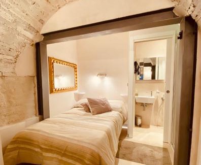 Todi House | Vermaaten Boutique Suites Ruby