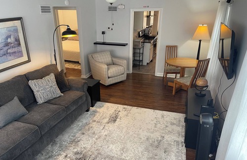 Vermilion Cottage | Vermilion cottage with 6 beds, beach access, AC, WiFi, dishwasher & pet friendly