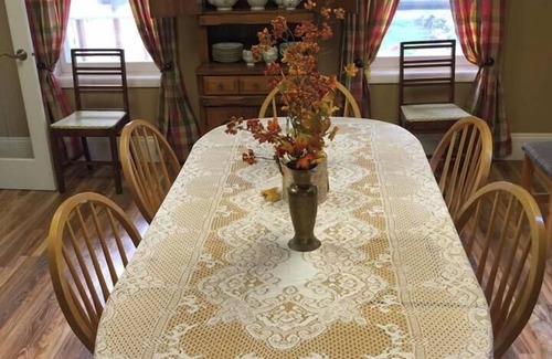 Soudan Bed & Breakfast | Vermilion Park Inn, #9 Family Room (2nd floor)