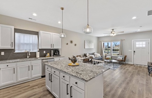 Jeffersonville House | Veronica's Place: Work Friendly & Near Downtown