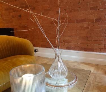 Nottingham City Centre Apartment | Versailles