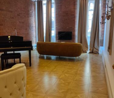 Nottingham City Centre Apartment | Versailles