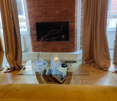 Nottingham City Centre Apartment | Versailles