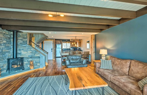 East Burke Condo | Versatile Condo: Balcony, Bike Trails On-Site