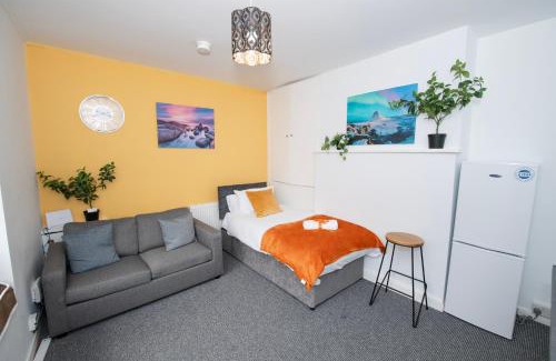 Hull Apartment | Versatile Cozy & Spacious Comfort Hull Apartments