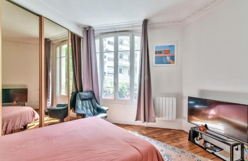 Combat Apartment | Very beautiful T2 near the Parc des Buttes-Chaumont