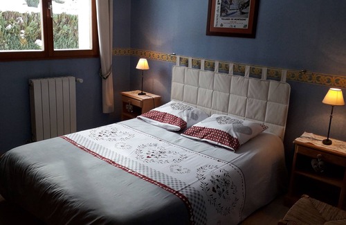 Le Menil House | very comfortable and spacious house,4 stars, hydrojets shower, hammam