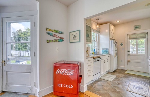 St. Michaels Cottage | Very cosy and nicely appointed Waterfront Cottage with gorgeous views
