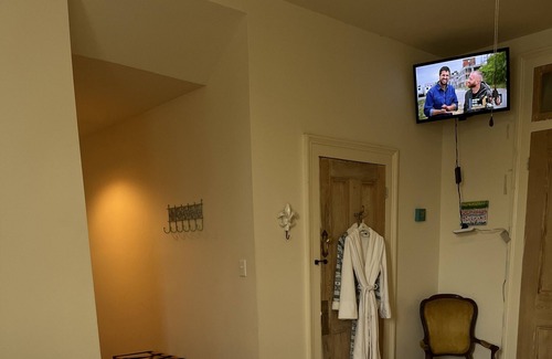 Esplanade Ridge Bed & Breakfast | Very Near the French Quarter. BnB room with Private Bath