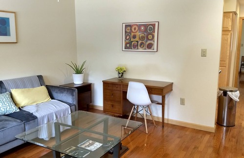 Clifton Park House | Very NEW 1br Guest House with modern decor