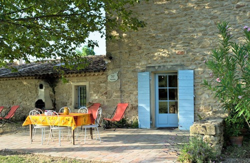 Grans House | VERY NICE PROVENÇAL HOUSE 6 people countryside garden swimmingpool play area SPA
