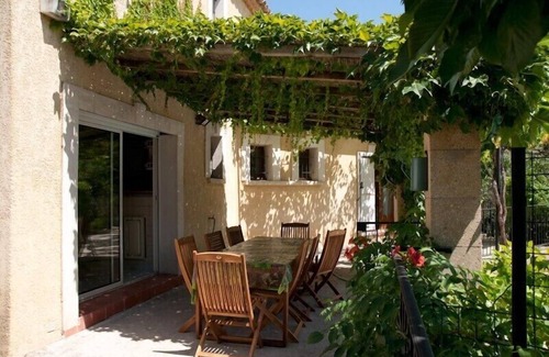 Barjac House | Very pleasant, spacious and well equipped house - 1000 m2 of land