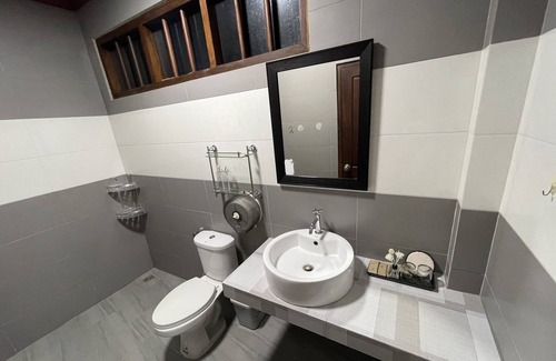 Luang Prabang Villa | Very Spacious VILLA w/ Garden, Luang Prabang, 4BR, 1 Office, 2 Balkone, 8Pax