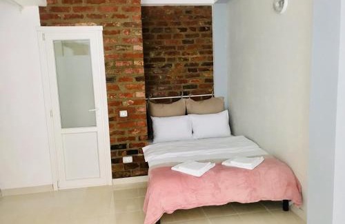 Gara de Nord Apartment | Vespasian 25