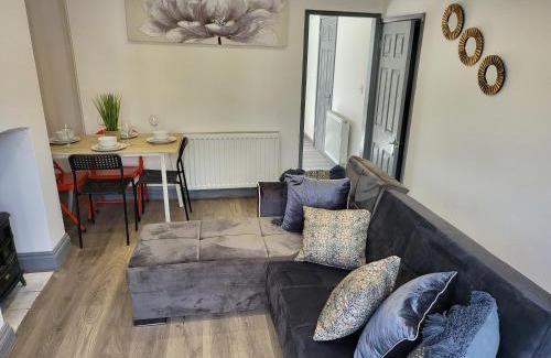 Colchester Apartment | Vetrelax Colchester House with garden and parking