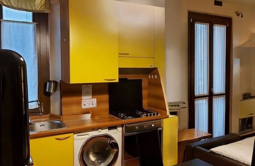 Zona Risorgimento Apartment | VFH Stylish Boutique Apartment Central