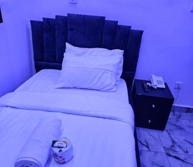 Lagos Hotel | VHS Vinchee Suites