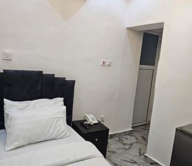 Lagos Hotel | VHS Vinchee Suites