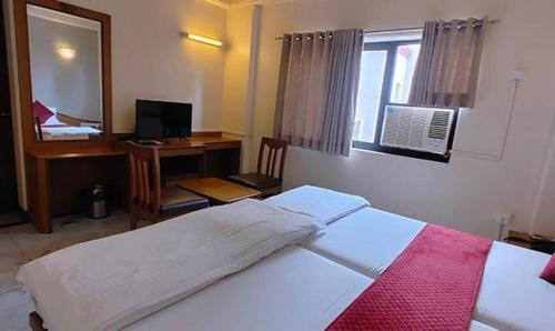 Alandi Hotel | Via Ramesh Inn
