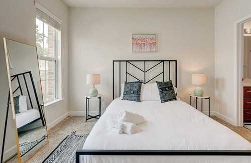 SouthPark Apartment | Viagem|Peaceful 2BR w/ Gym+Parking+Pool