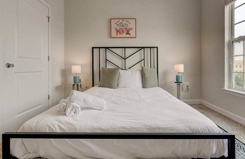 SouthPark Apartment | Viagem|Peaceful 2BR w/ Gym+Parking+Pool