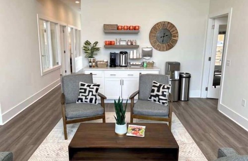 Clemson House | Vibrant Townhome with Gym +Work Desk