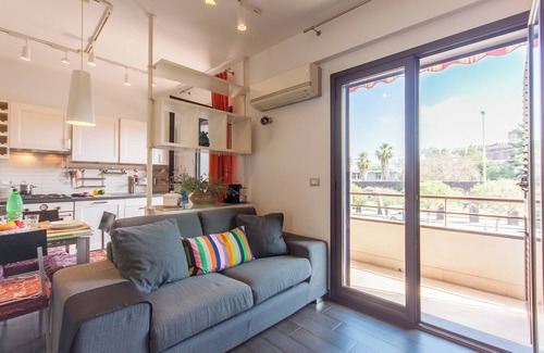 Picanello-Ognina-Barriera-Canalicchio Apartment | Vicere Apartment With AC and Wi-fi