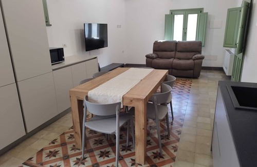 Monserrato Apartment | Vicino Cagliari e le più belle spiagge del sud Sardegna, con aria lavoro