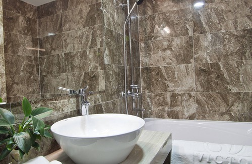 Quan Hoa Hotel | Victor Hotel Cau Giay