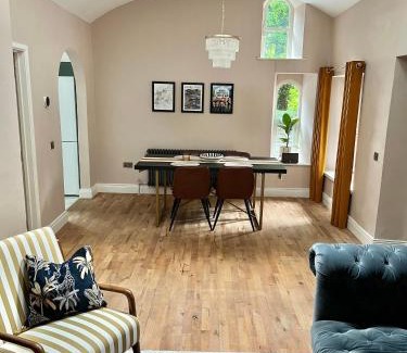Londonderry House | Victoria Gate Lodge