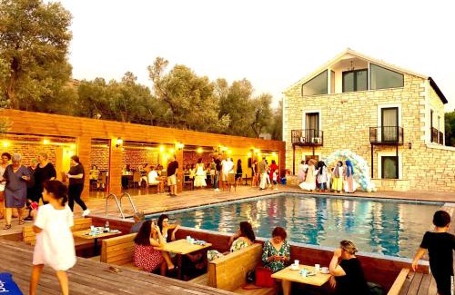 Foca Hotel | Victoria Hotel and Lounge
