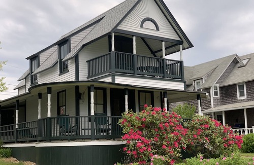 East Chop House | Victorian cottage overlooking downtown Oak Bluffs and the Harbor.
