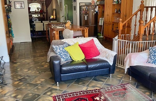Yarraville Apartment | Victorian Ground FL Apartment, Pool, Sauna & BBall