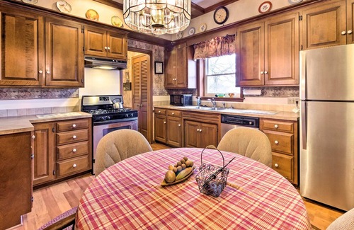 Mineral City House | Victorian Mineral City Home Near Atwood Lake!